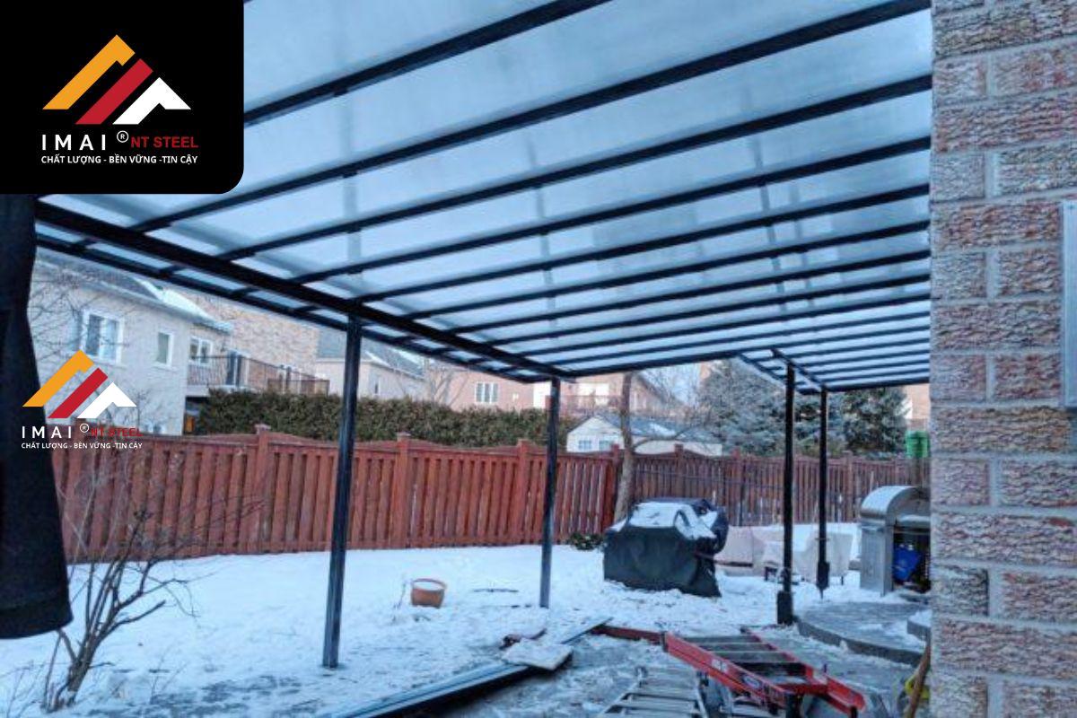 mẫu công trình làm mái tôn biệt thự đẹp nhất Các mẫu mái che sân đẹp cho biệt thự