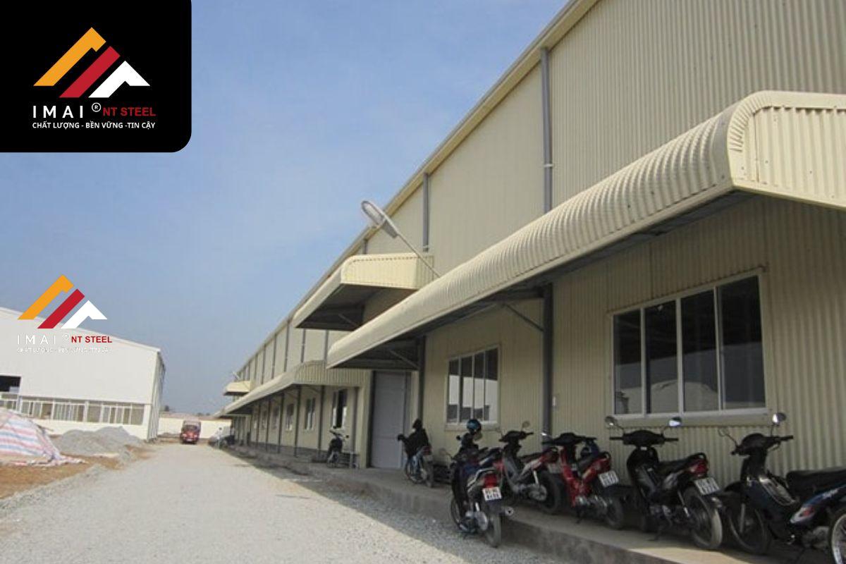 Mẫu mái hiên nhà xưởng, mái che cửa nhà xưởng