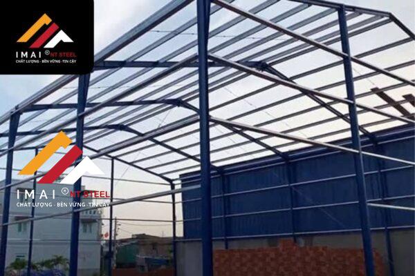 Khung sắt lợp mái tôn nhà xưởng
