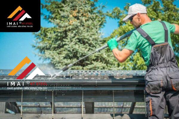 quy trình vệ sinh trần và mái nhà xưởng